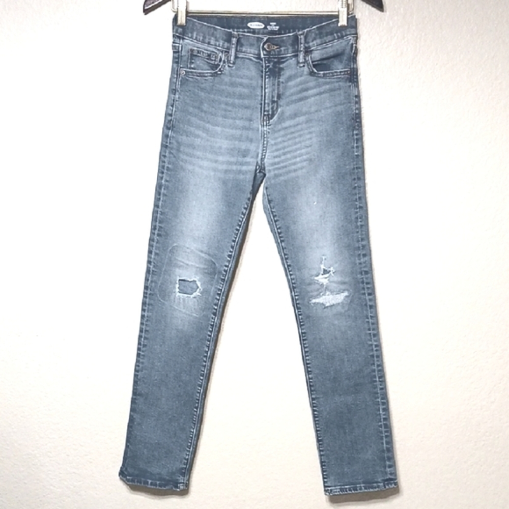 A11--Old Navy Skinny Distressed Jeans
